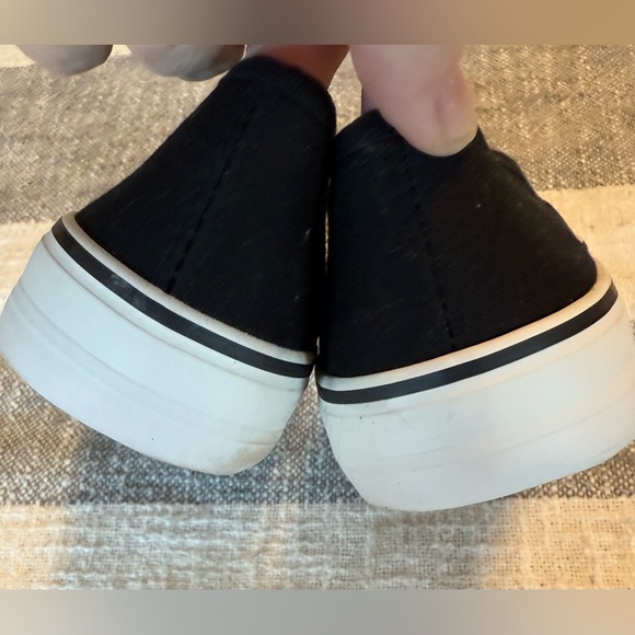 Hand Painted Slip On Shoes Sneakers Women SZ 7 Aztec Design Art to Wear - Picture 6 of 8